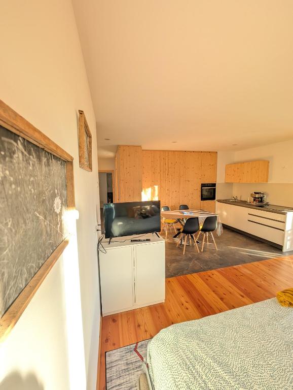 Zona cucina e TV