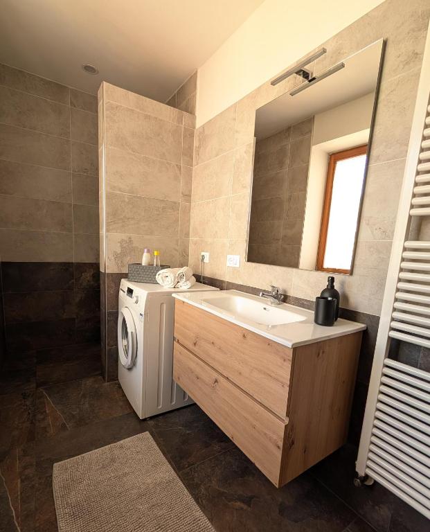 Bagno con lavatrice